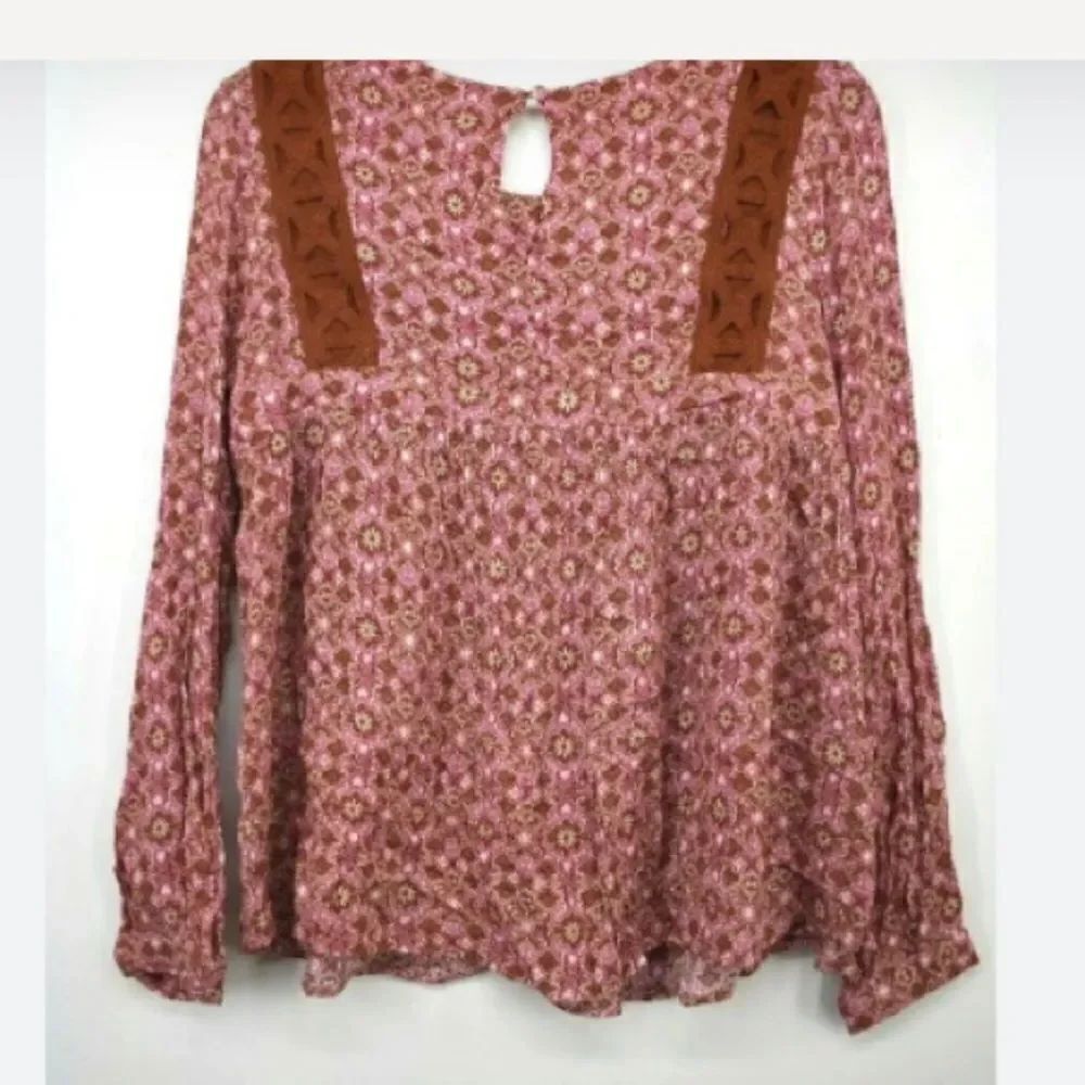 DR2 Women Pink Long Sleeve Button Cuff Scoop Neck Sweet Fit Boho Crochet Top m